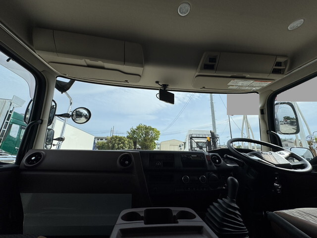 日野レンジャー冷凍車（冷蔵車）中型（4t）[写真12]