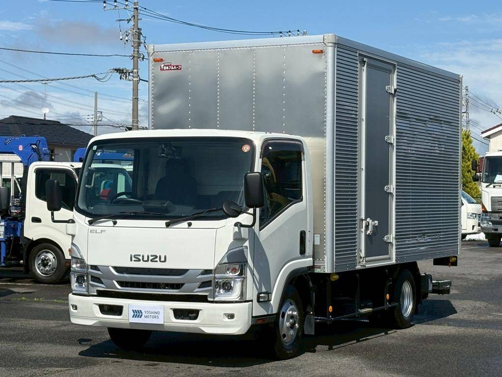 いすゞエルフアルミバン小型（2t・3t）[写真01]