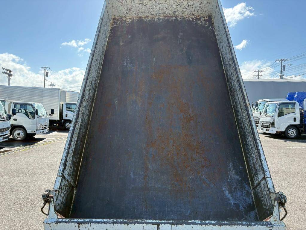 いすゞエルフダンプ小型（2t・3t）[写真06]