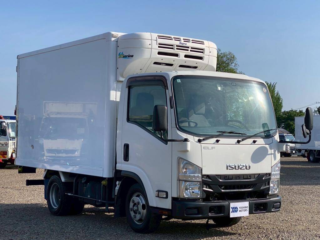 いすゞエルフ冷凍車（冷蔵車）小型（2t・3t）[写真02]