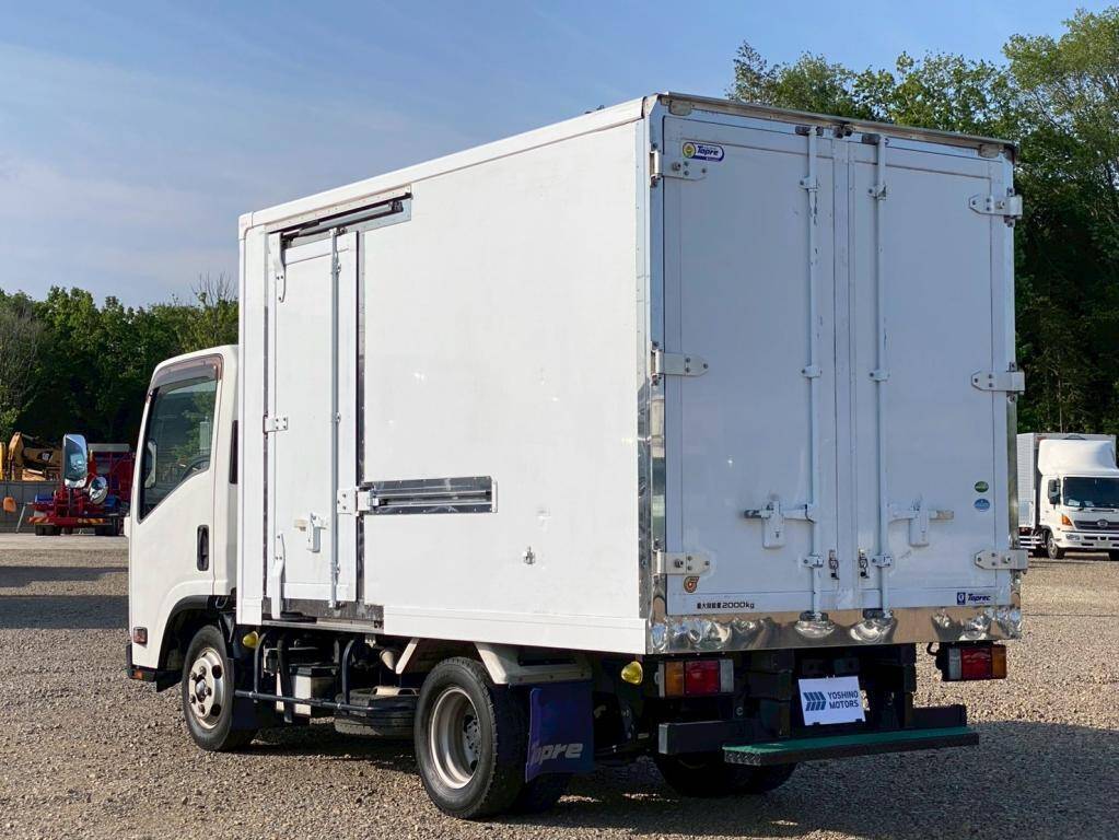 いすゞエルフ冷凍車（冷蔵車）小型（2t・3t）[写真03]
