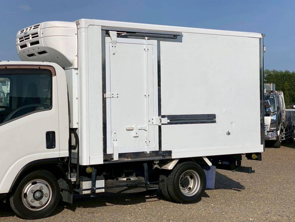 いすゞエルフ冷凍車（冷蔵車）小型（2t・3t）[写真06]