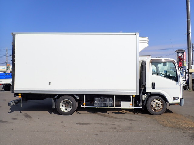 いすゞエルフ冷凍車（冷蔵車）小型（2t・3t）[写真04]