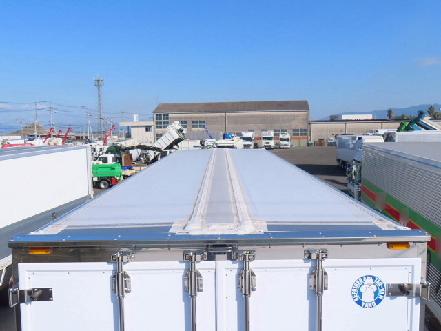 日野プロフィア冷蔵冷凍ウイング大型（10t）[写真08]