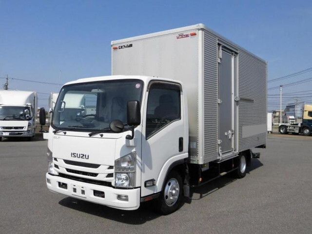いすゞエルフアルミバン小型（2t・3t）[写真03]
