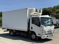 いすゞエルフ冷凍車（冷蔵車）小型（2t・3t）[写真01]