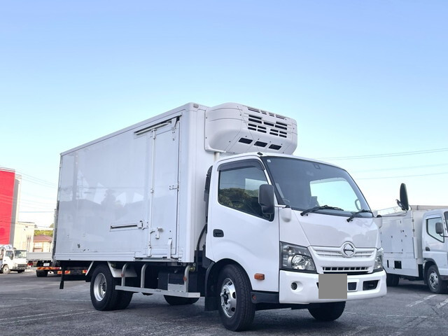 日野デュトロ冷凍車（冷蔵車）小型（2t・3t）[写真01]