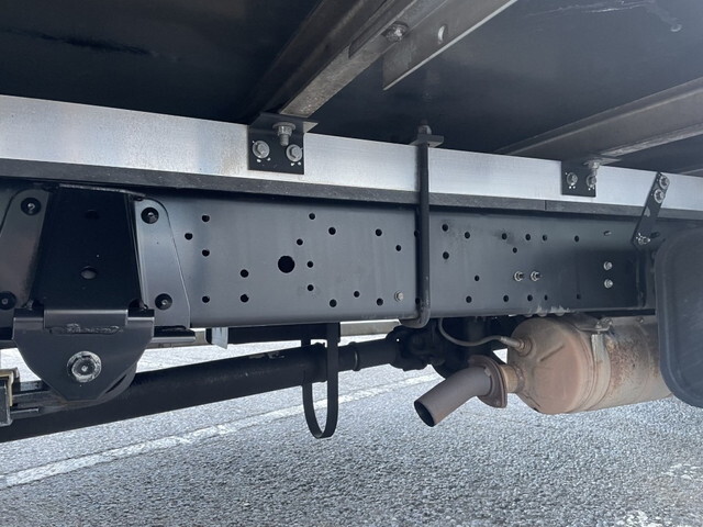 日野デュトロ冷凍車（冷蔵車）小型（2t・3t）[写真20]