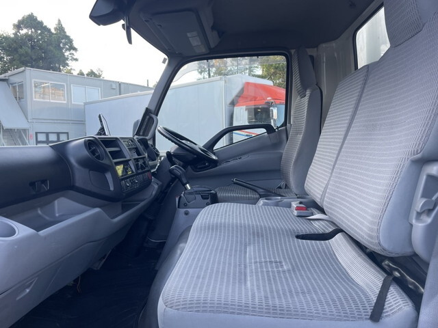 日野デュトロ冷凍車（冷蔵車）小型（2t・3t）[写真32]