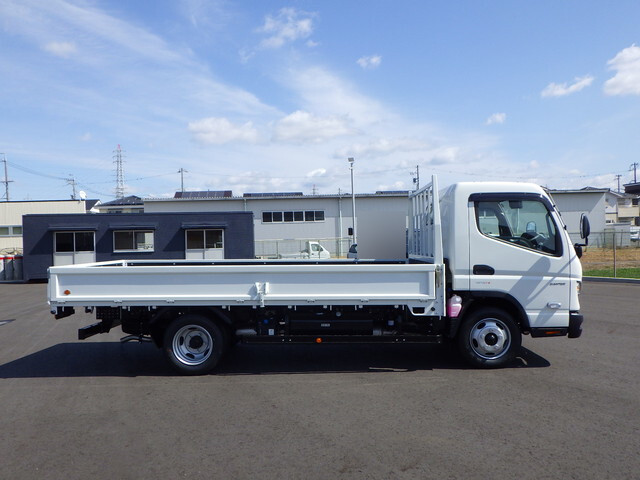 三菱ふそうキャンター平ボディ小型（2t・3t）[写真05]