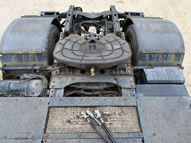 日野プロフィアトレーラーヘッド（トラクターヘッド）大型（10t）[写真15]