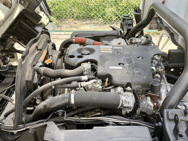 いすゞエルフアルミウイング小型（2t・3t）[写真23]