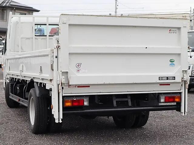 三菱ふそうキャンター平ボディ小型（2t・3t）[写真03]