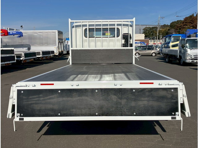 三菱ふそうキャンターダブルキャブ（Wキャブ）小型（2t・3t）[写真08]