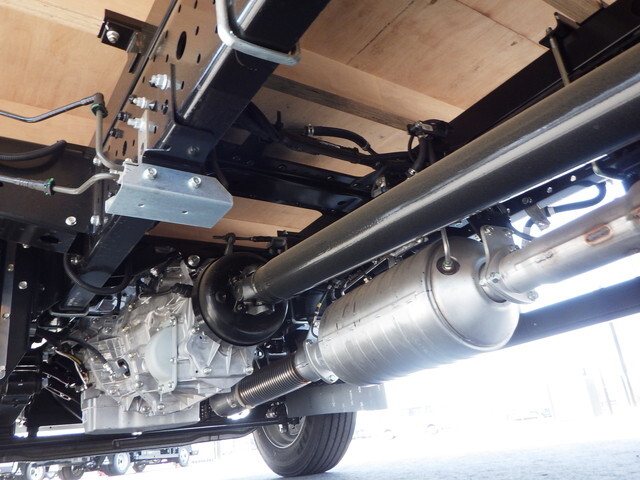 三菱ふそうキャンター平ボディ小型（2t・3t）[写真11]