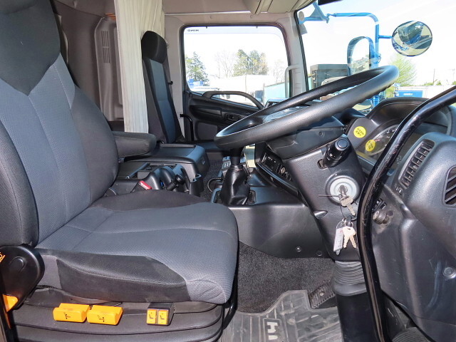 日野プロフィア冷凍車（冷蔵車）大型（10t）[写真16]
