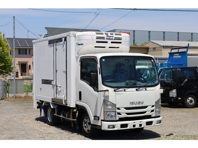 いすゞエルフ冷凍車（冷蔵車）小型（2t・3t）[写真03]