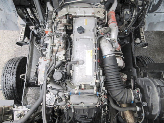 いすゞギガアルミウイング大型（10t）[写真31]