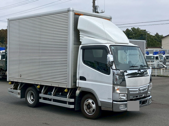 三菱ふそうキャンターアルミバン小型（2t・3t）[写真01]