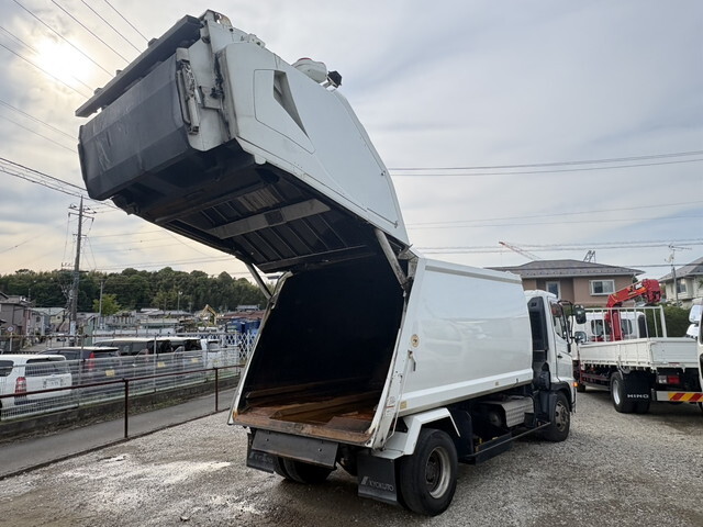 日野レンジャーパッカー車（塵芥車）中型（4t）[写真12]
