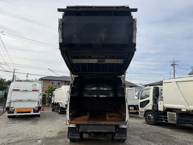 日野レンジャーパッカー車（塵芥車）中型（4t）[写真13]