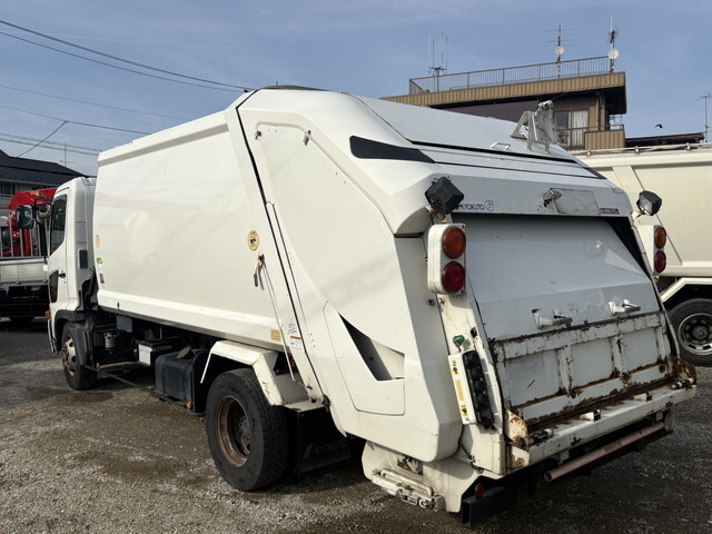日野レンジャーパッカー車（塵芥車）中型（4t）[写真02]