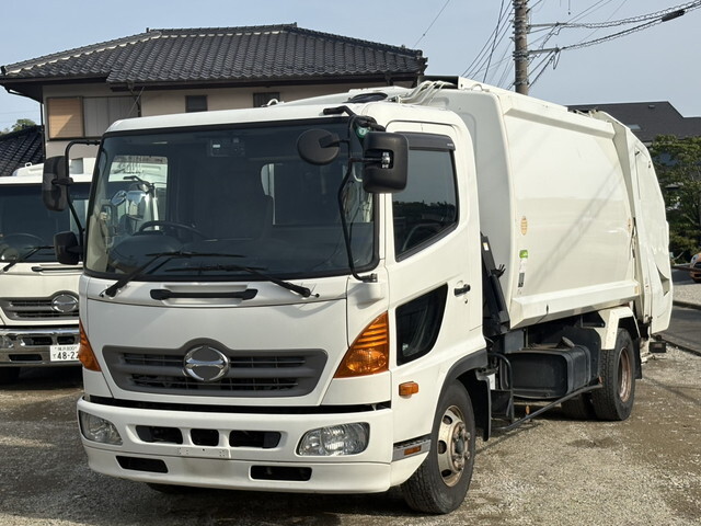 日野レンジャーパッカー車（塵芥車）中型（4t）[写真03]