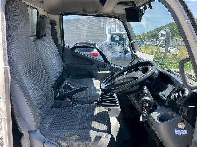 日野デュトロ冷凍車（冷蔵車）小型（2t・3t）[写真36]