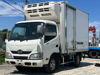 日野デュトロ冷凍車（冷蔵車）小型（2t・3t）[写真04]