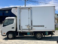日野デュトロ冷凍車（冷蔵車）小型（2t・3t）[写真08]