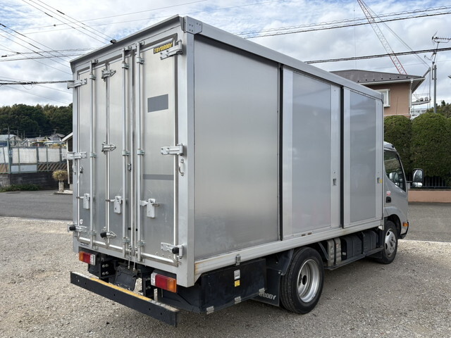 日野デュトロボトルバン小型（2t・3t）[写真04]