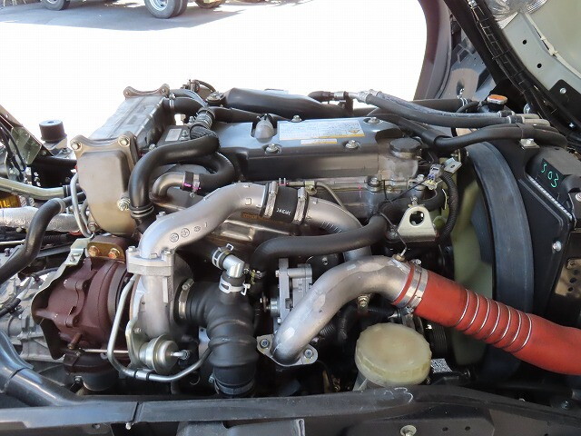 いすゞフォワードダブルキャブ（Wキャブ）増トン（6t・8t）[写真27]