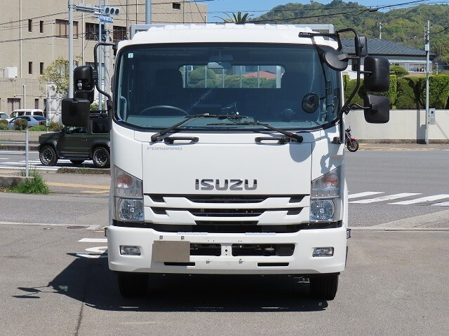 いすゞフォワードダブルキャブ（Wキャブ）増トン（6t・8t）[写真05]
