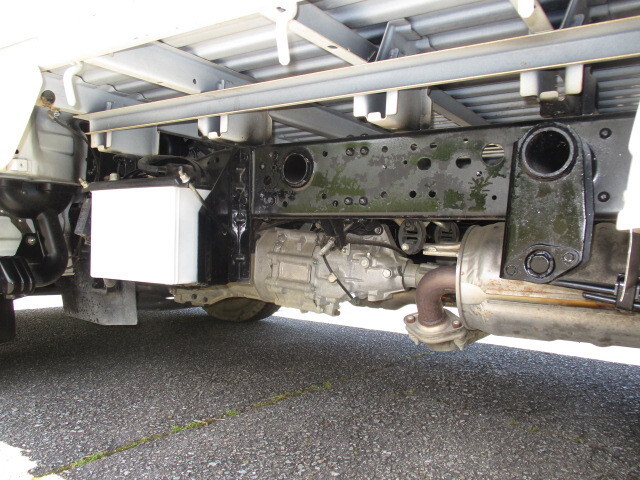 マツダボンゴ平ボディ小型（2t・3t）[写真13]