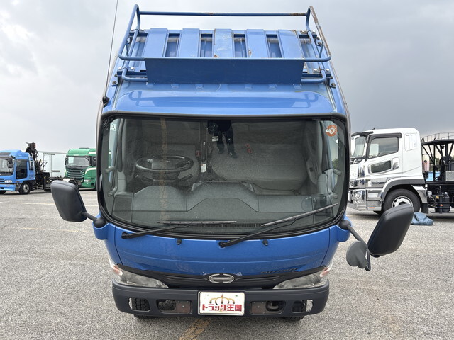 日野デュトロ平ボディ小型（2t・3t）[写真10]