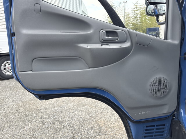 日野デュトロ平ボディ小型（2t・3t）[写真30]