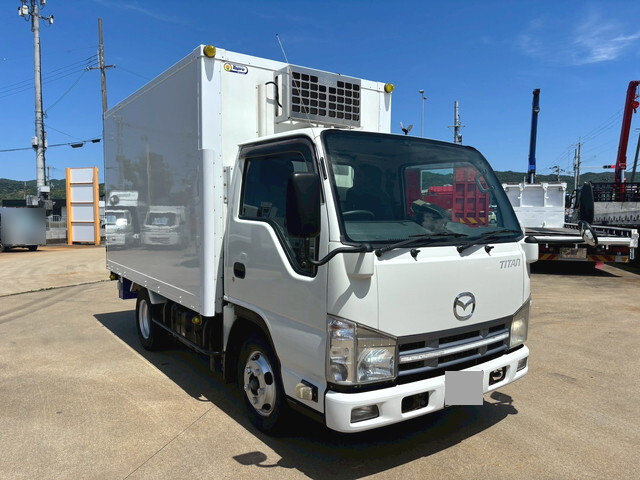 マツダタイタン冷凍車（冷蔵車）小型（2t・3t）[写真01]