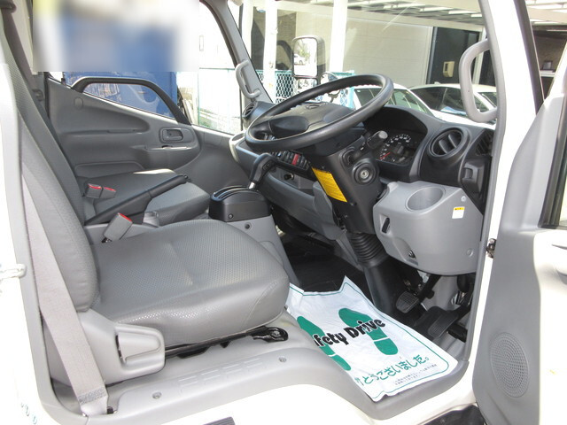日野デュトロ保冷バン小型（2t・3t）[写真18]