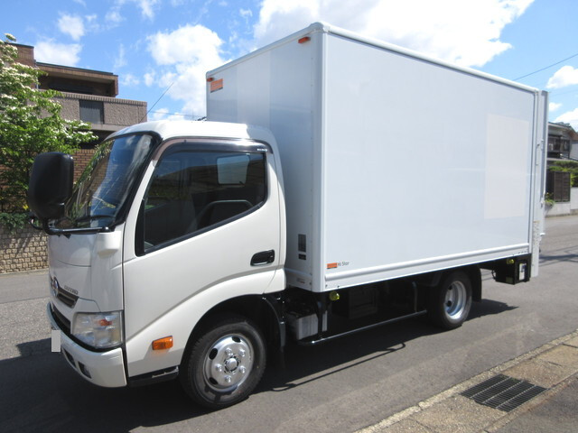 日野デュトロ保冷バン小型（2t・3t）[写真03]
