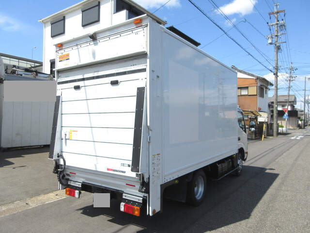 日野デュトロ保冷バン小型（2t・3t）[写真04]