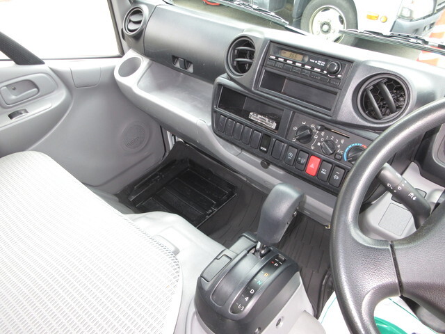 トヨタトヨエースパネルバン小型（2t・3t）[写真19]