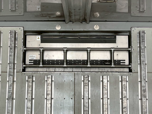 日野プロフィア冷蔵冷凍ウイング大型（10t）[写真11]