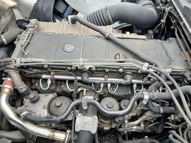 三菱ふそうスーパーグレートアルミウイング大型（10t）[写真29]