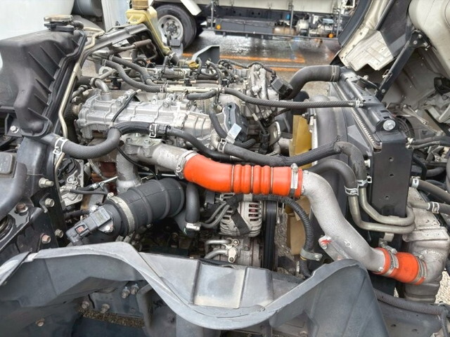 三菱ふそうキャンターバキュームカー小型（2t・3t）[写真26]