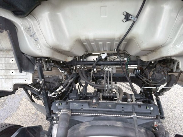 三菱ふそうキャンターバキュームカー小型（2t・3t）[写真28]