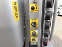 いすゞフォワードパッカー車（塵芥車）中型（4t）[写真16]