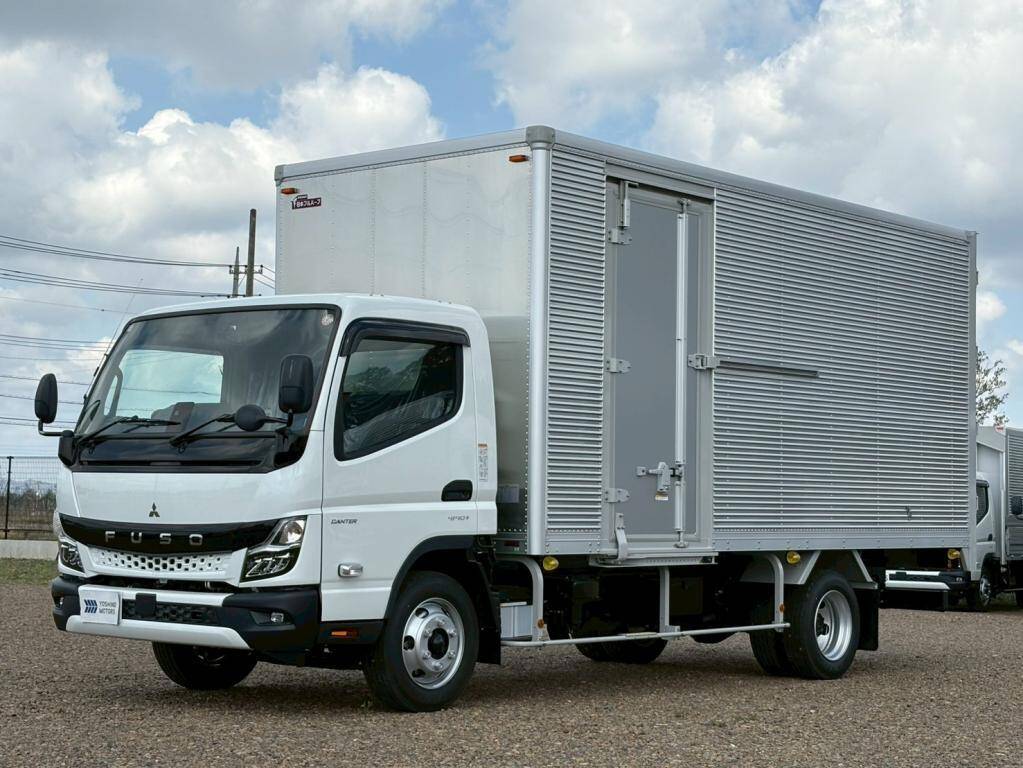 三菱ふそうキャンターアルミバン小型（2t・3t）[写真01]