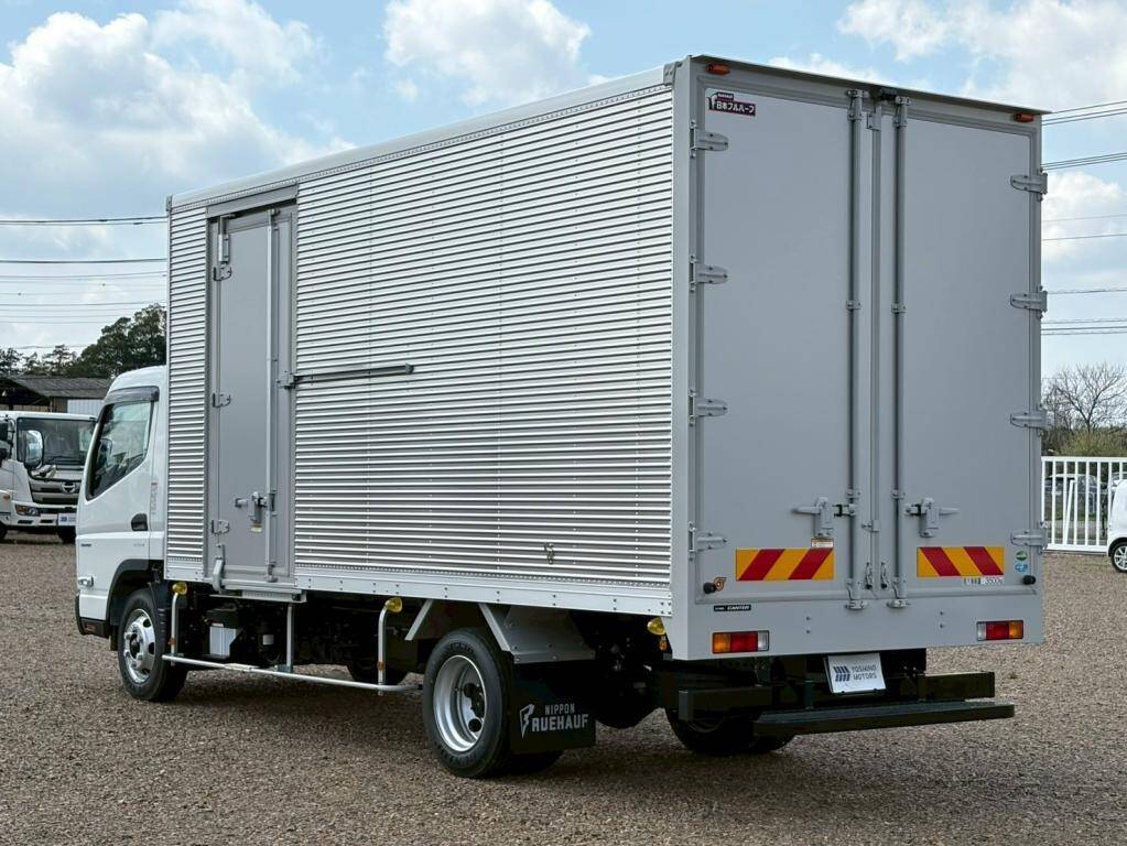 三菱ふそうキャンターアルミバン小型（2t・3t）[写真03]