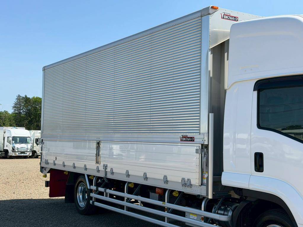 いすゞフォワードアルミウイング増トン（6t・8t）[写真05]