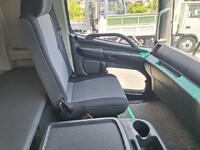 日野レンジャー冷蔵冷凍ウイング中型（4t）[写真16]